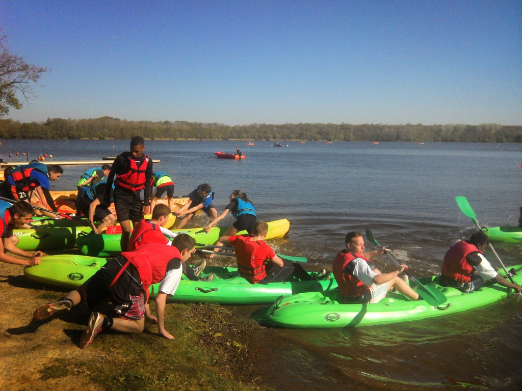 départ des kayaks de la plage