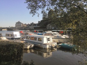 groupe de bateau d'école de la rivière