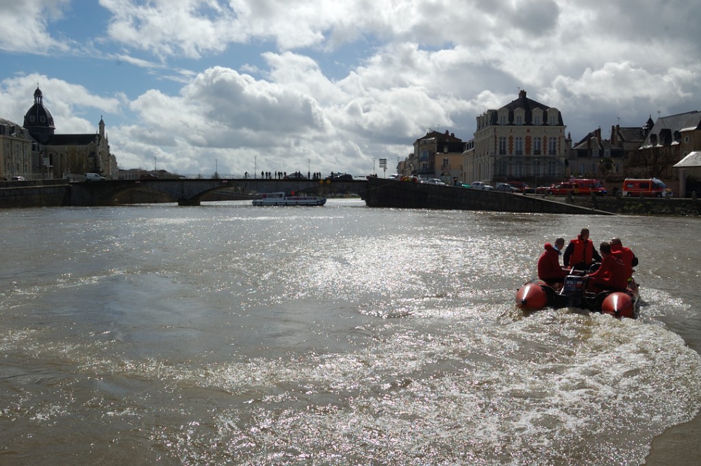 Madelon Canalous sur le vieux pont sauvetage lundi de Pâques 2016