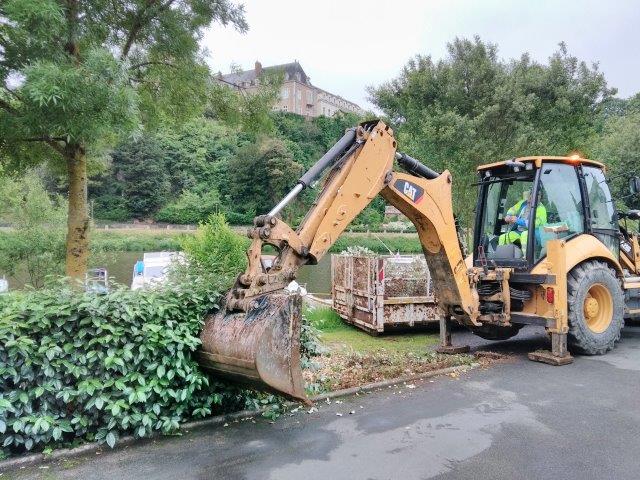 juin 2016 - 1 - travaux aire de pique-nique Canotika