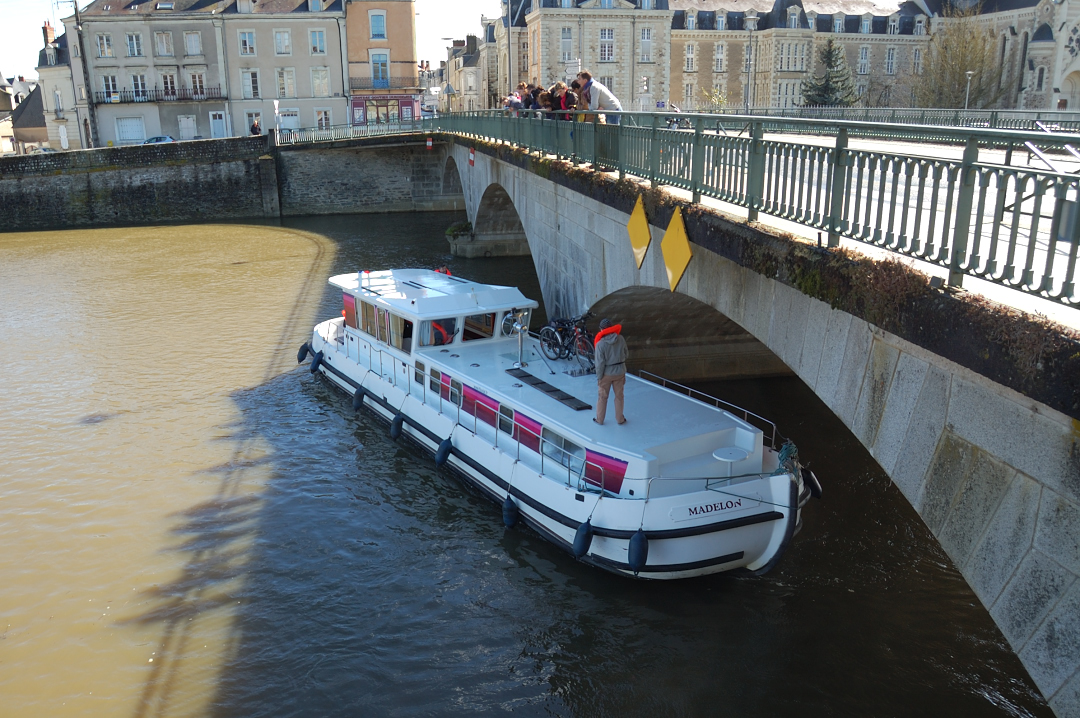 Madelon Canalous sur le vieux pont sauvetage lundi de Pâques 2016